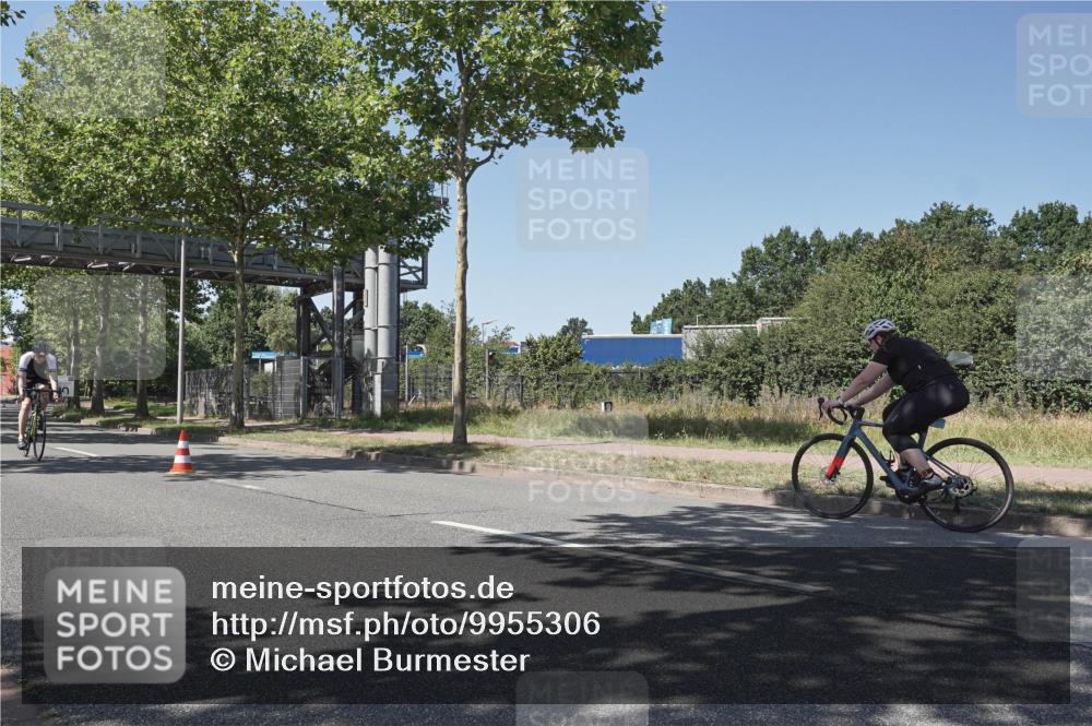 09.08.2026 - GEWOBA Citytriathlon Bremen Michael Burmester http://msf.ph/oto/9955306 09.08.2026 14:43:02 Radfahren 375, 426, 472, 525 meine-sportfotos.de