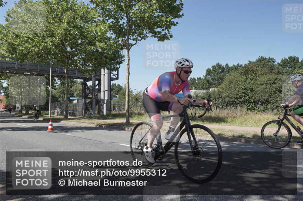 09.08.2026 - GEWOBA Citytriathlon Bremen Michael Burmester http://msf.ph/oto/9955312 09.08.2026 14:43:11 Radfahren 201, 375, 426, 430, 480, 525 meine-sportfotos.de