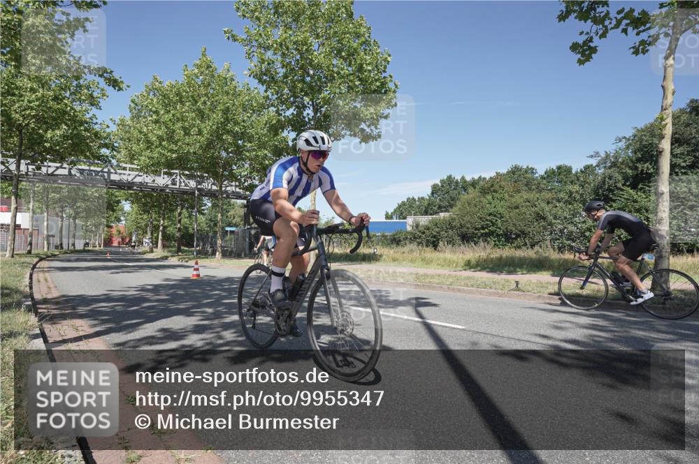 09.08.2026 - GEWOBA Citytriathlon Bremen Michael Burmester http://msf.ph/oto/9955347 09.08.2026 12:18:39 Radfahren 756, 814, 864, 1119 meine-sportfotos.de