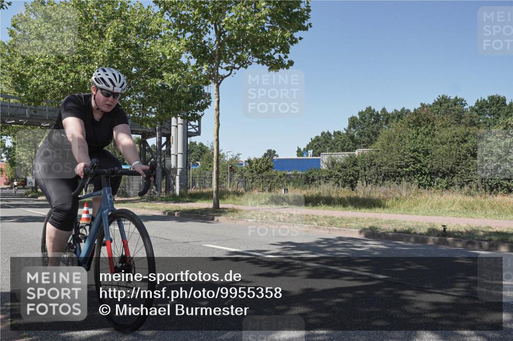 09.08.2026 - GEWOBA Citytriathlon Bremen Michael Burmester http://msf.ph/oto/9955358 09.08.2026 14:44:05 Radfahren 107, 209, 241 meine-sportfotos.de