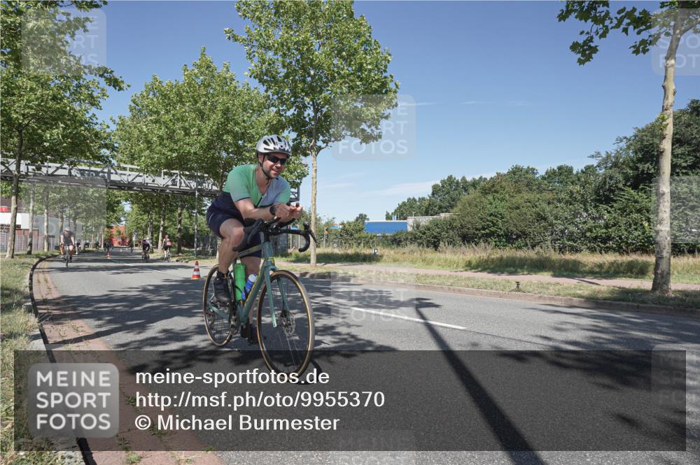 09.08.2026 - GEWOBA Citytriathlon Bremen Michael Burmester http://msf.ph/oto/9955370 09.08.2026 12:19:02 Radfahren 624, 744, 886, 1009, 1120 meine-sportfotos.de