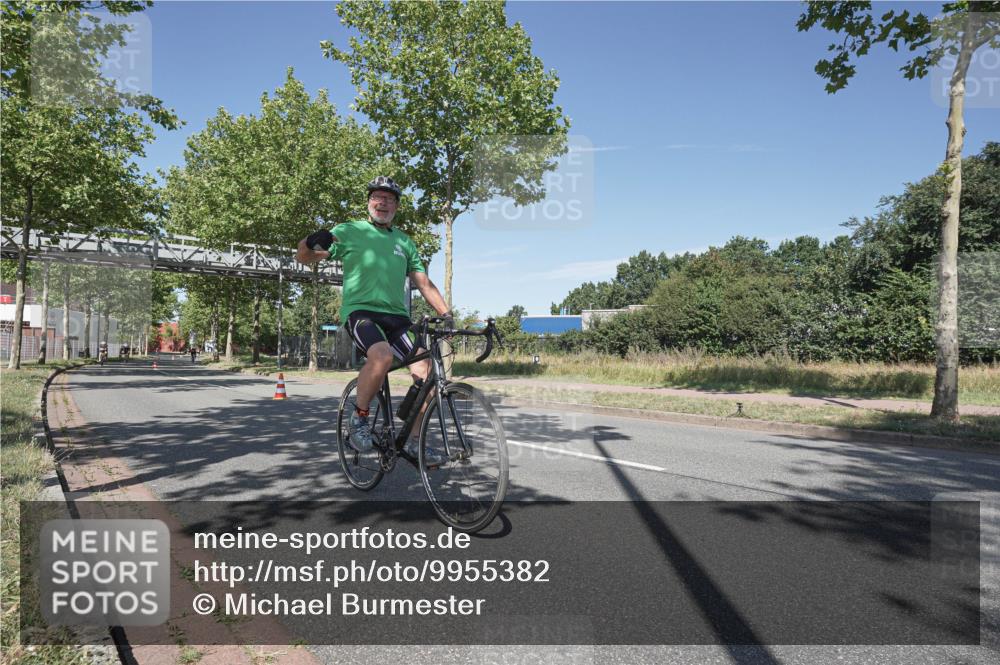 09.08.2026 - GEWOBA Citytriathlon Bremen Michael Burmester http://msf.ph/oto/9955382 09.08.2026 12:19:09 Radfahren 557, 569, 624, 744, 749, 886, 1009, 1120 meine-sportfotos.de