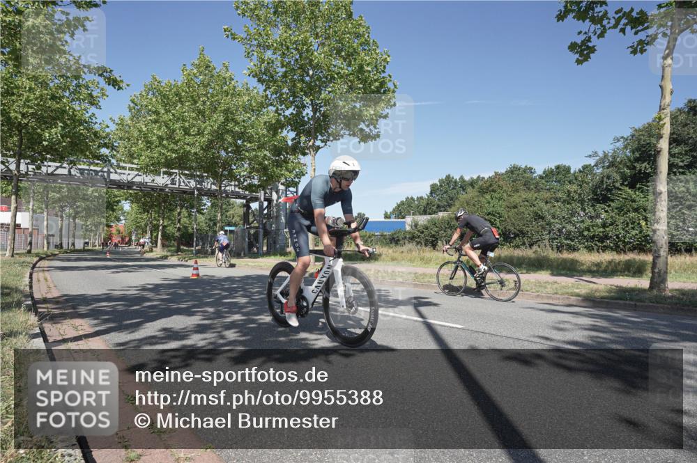 09.08.2026 - GEWOBA Citytriathlon Bremen Michael Burmester http://msf.ph/oto/9955388 09.08.2026 12:19:14 Radfahren 557, 569, 624, 727, 749, 886, 1009, 1120 meine-sportfotos.de