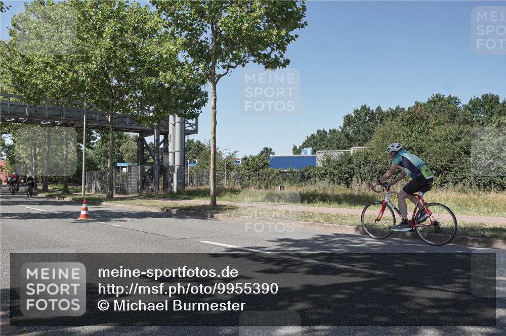 09.08.2026 - GEWOBA Citytriathlon Bremen Michael Burmester http://msf.ph/oto/9955390 09.08.2026 14:44:40 Radfahren 486, 495 meine-sportfotos.de