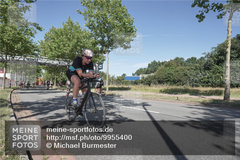 09.08.2026 - GEWOBA Citytriathlon Bremen Michael Burmester http://msf.ph/oto/9955400 09.08.2026 12:19:23 Radfahren 557, 569, 603, 727, 749, 820, 839, 861, 938, 1142, 1145, 1160 meine-sportfotos.de