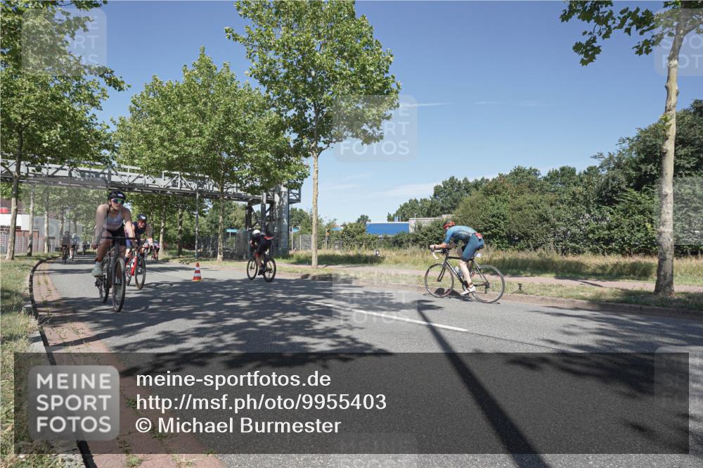 09.08.2026 - GEWOBA Citytriathlon Bremen Michael Burmester http://msf.ph/oto/9955403 09.08.2026 12:19:25 Radfahren 557, 603, 727, 749, 820, 839, 861, 938, 1142, 1145, 1160 meine-sportfotos.de