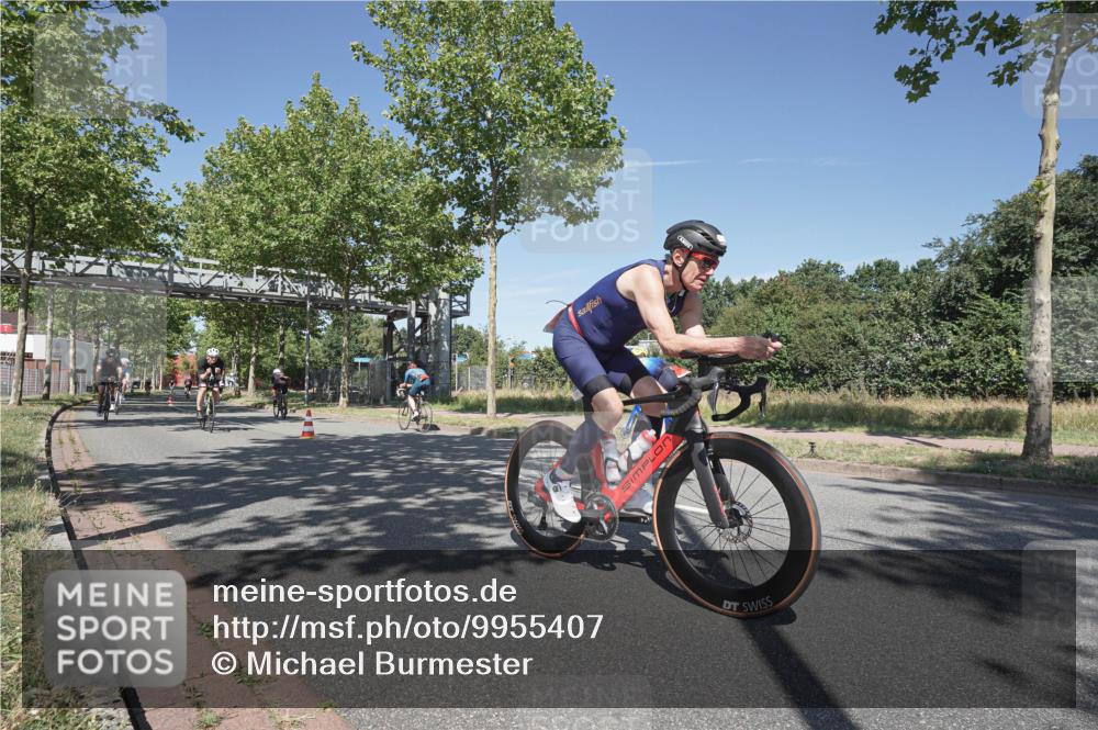 09.08.2026 - GEWOBA Citytriathlon Bremen Michael Burmester http://msf.ph/oto/9955407 09.08.2026 12:19:26 Radfahren 557, 603, 727, 749, 812, 820, 839, 861, 938, 1142, 1145, 1160 meine-sportfotos.de