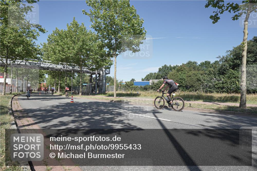 09.08.2026 - GEWOBA Citytriathlon Bremen Michael Burmester http://msf.ph/oto/9955433 09.08.2026 12:19:39 Radfahren 568, 603, 748, 806, 812, 820, 839, 987, 1142 meine-sportfotos.de