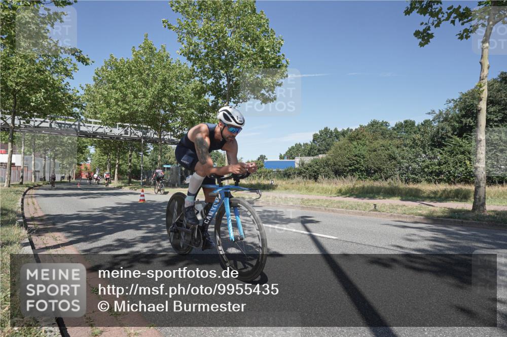 09.08.2026 - GEWOBA Citytriathlon Bremen Michael Burmester http://msf.ph/oto/9955435 09.08.2026 12:19:40 Radfahren 568, 603, 748, 806, 812, 820, 987, 1142 meine-sportfotos.de
