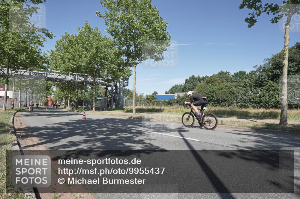 09.08.2026 - GEWOBA Citytriathlon Bremen Michael Burmester http://msf.ph/oto/9955437 09.08.2026 12:19:41 Radfahren 568, 748, 806, 812, 820, 987, 1142 meine-sportfotos.de