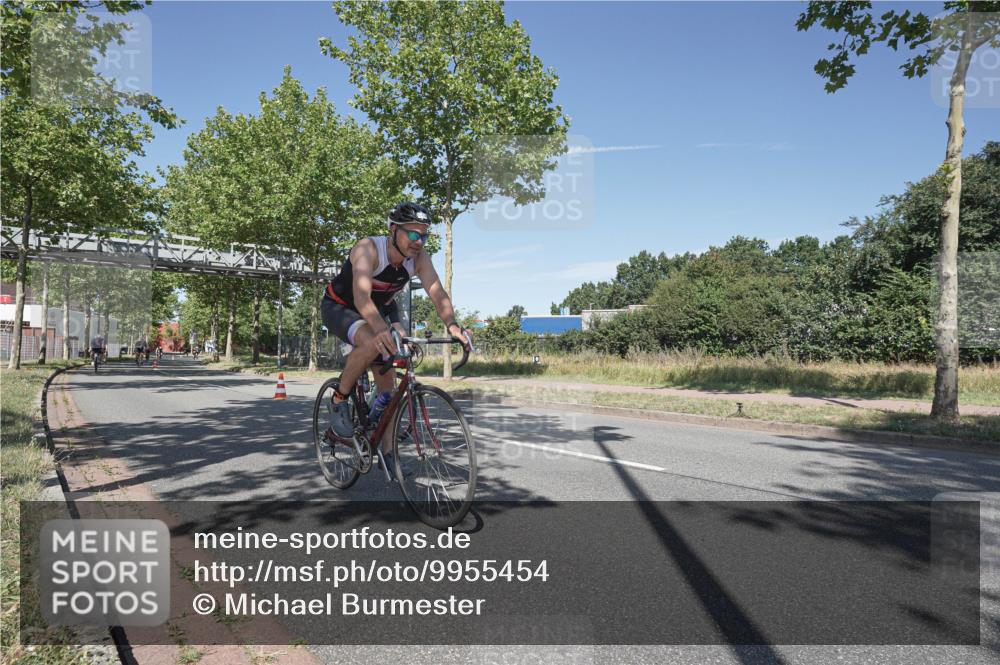 09.08.2026 - GEWOBA Citytriathlon Bremen Michael Burmester http://msf.ph/oto/9955454 09.08.2026 12:19:59 Radfahren 595, 625, 788, 798, 806, 817, 838, 923, 1129 meine-sportfotos.de