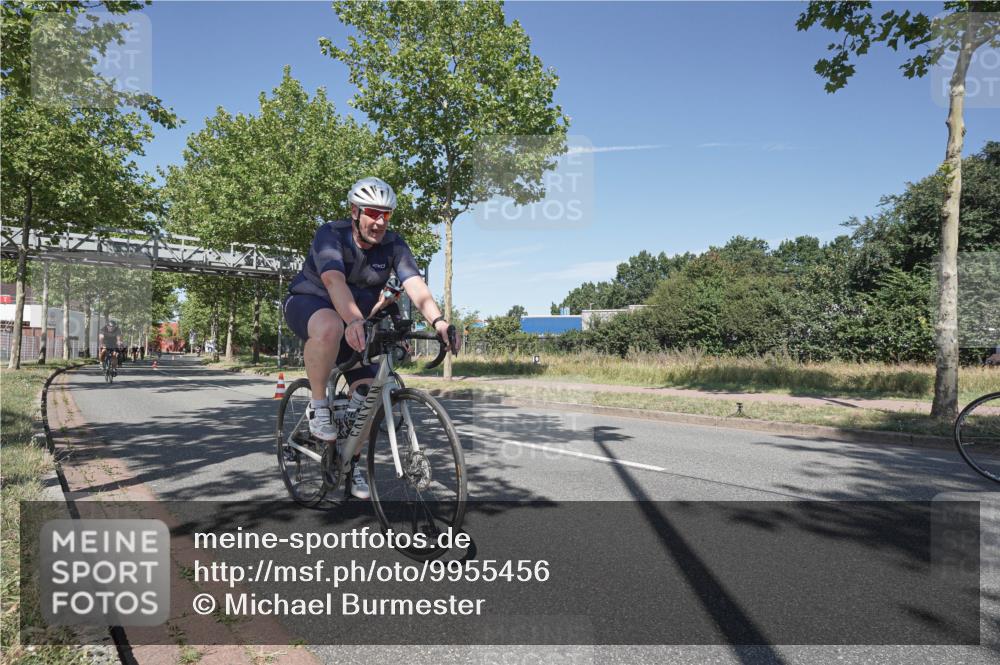 09.08.2026 - GEWOBA Citytriathlon Bremen Michael Burmester http://msf.ph/oto/9955456 09.08.2026 12:20:02 Radfahren 595, 625, 757, 788, 798, 817, 838, 923, 935, 1017, 1129 meine-sportfotos.de