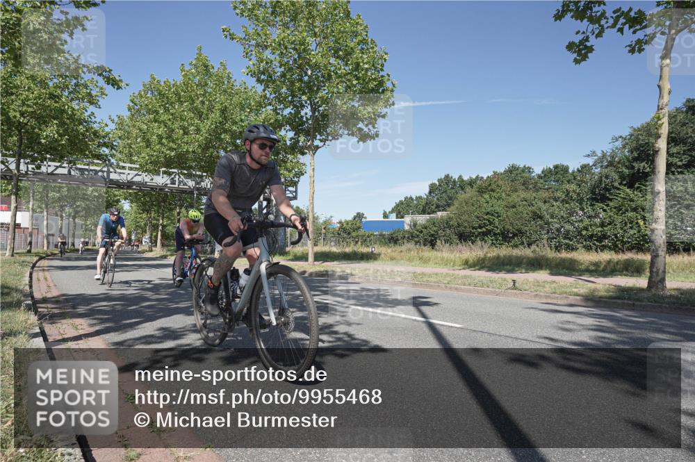 09.08.2026 - GEWOBA Citytriathlon Bremen Michael Burmester http://msf.ph/oto/9955468 09.08.2026 12:20:10 Radfahren 595, 625, 693, 757, 763, 788, 790, 798, 817, 823, 838, 935, 1017, 1113, 1129, 1155 meine-sportfotos.de