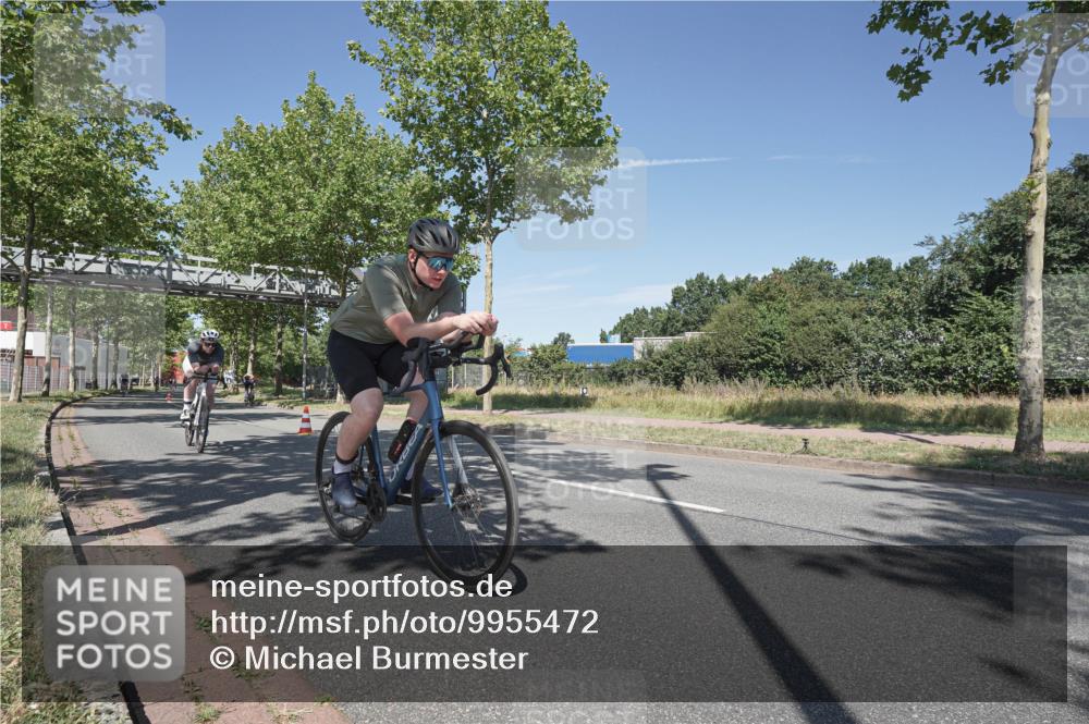 09.08.2026 - GEWOBA Citytriathlon Bremen Michael Burmester http://msf.ph/oto/9955472 09.08.2026 12:20:13 Radfahren 595, 625, 693, 757, 762, 763, 788, 790, 798, 823, 838, 935, 1017, 1113, 1129, 1155 meine-sportfotos.de