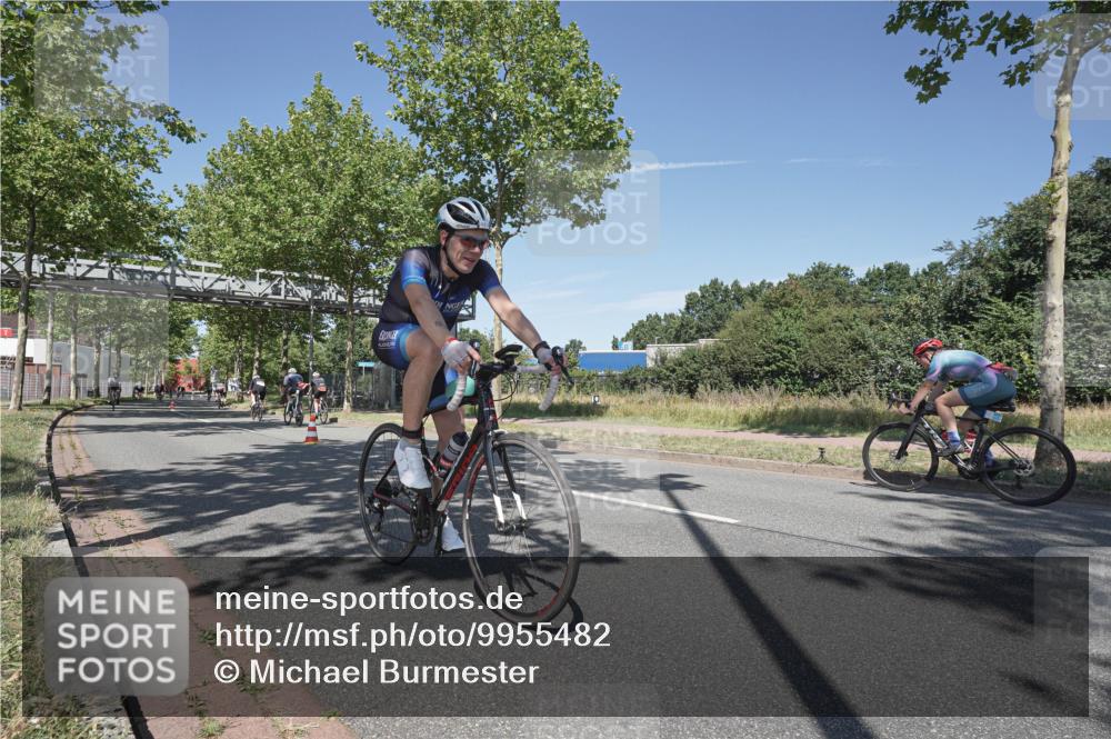 09.08.2026 - GEWOBA Citytriathlon Bremen Michael Burmester http://msf.ph/oto/9955482 09.08.2026 12:20:17 Radfahren 595, 693, 757, 762, 763, 788, 790, 792, 816, 823, 844, 897, 935, 1017, 1020, 1113, 1155 meine-sportfotos.de