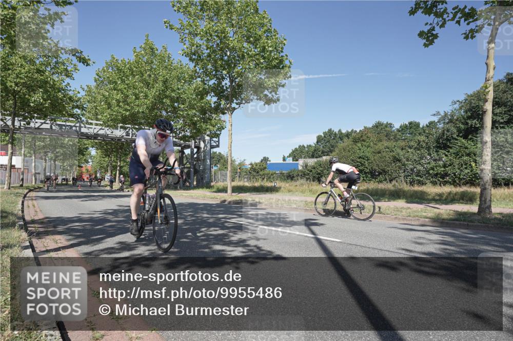 09.08.2026 - GEWOBA Citytriathlon Bremen Michael Burmester http://msf.ph/oto/9955486 09.08.2026 12:20:20 Radfahren 693, 745, 757, 762, 763, 790, 792, 816, 823, 844, 897, 935, 1017, 1020, 1113, 1155 meine-sportfotos.de