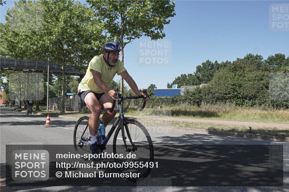 09.08.2026 - GEWOBA Citytriathlon Bremen Michael Burmester http://msf.ph/oto/9955491 09.08.2026 14:47:06 Radfahren 298, 414, 461, 464 meine-sportfotos.de