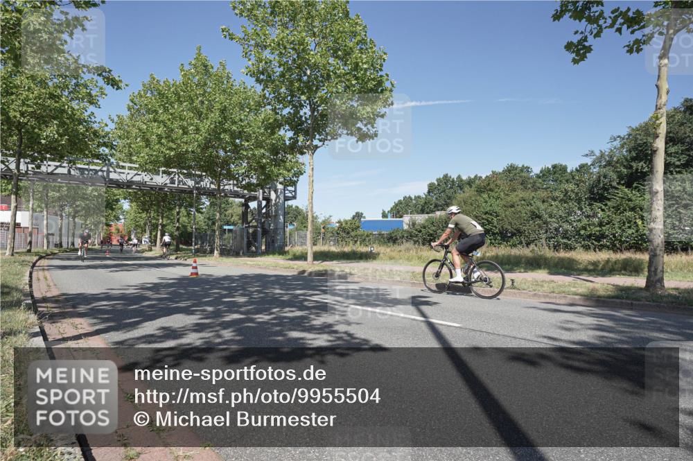 09.08.2026 - GEWOBA Citytriathlon Bremen Michael Burmester http://msf.ph/oto/9955504 09.08.2026 12:20:28 Radfahren 566, 656, 682, 693, 728, 745, 762, 763, 792, 816, 844, 897, 1020, 1155 meine-sportfotos.de