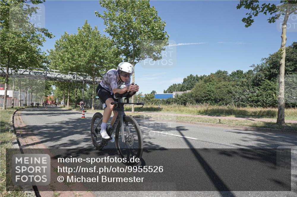 09.08.2026 - GEWOBA Citytriathlon Bremen Michael Burmester http://msf.ph/oto/9955526 09.08.2026 12:20:50 Radfahren 678, 773, 889, 911, 931, 960 meine-sportfotos.de