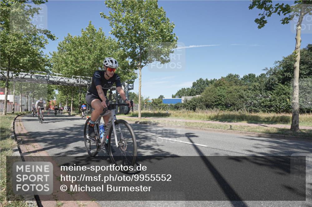 09.08.2026 - GEWOBA Citytriathlon Bremen Michael Burmester http://msf.ph/oto/9955552 09.08.2026 12:21:03 Radfahren 560, 562, 628, 637, 639, 644, 668, 678, 889, 911, 912, 968, 979, 1110 meine-sportfotos.de