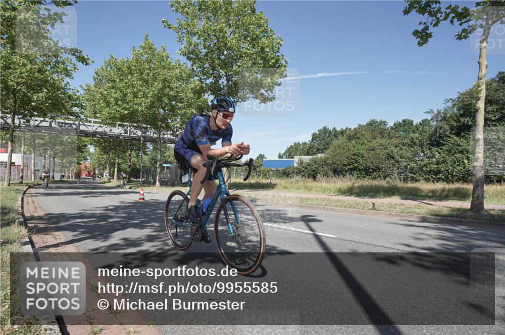 09.08.2026 - GEWOBA Citytriathlon Bremen Michael Burmester http://msf.ph/oto/9955585 09.08.2026 12:21:35 Radfahren 596, 667, 737, 902, 1111 meine-sportfotos.de