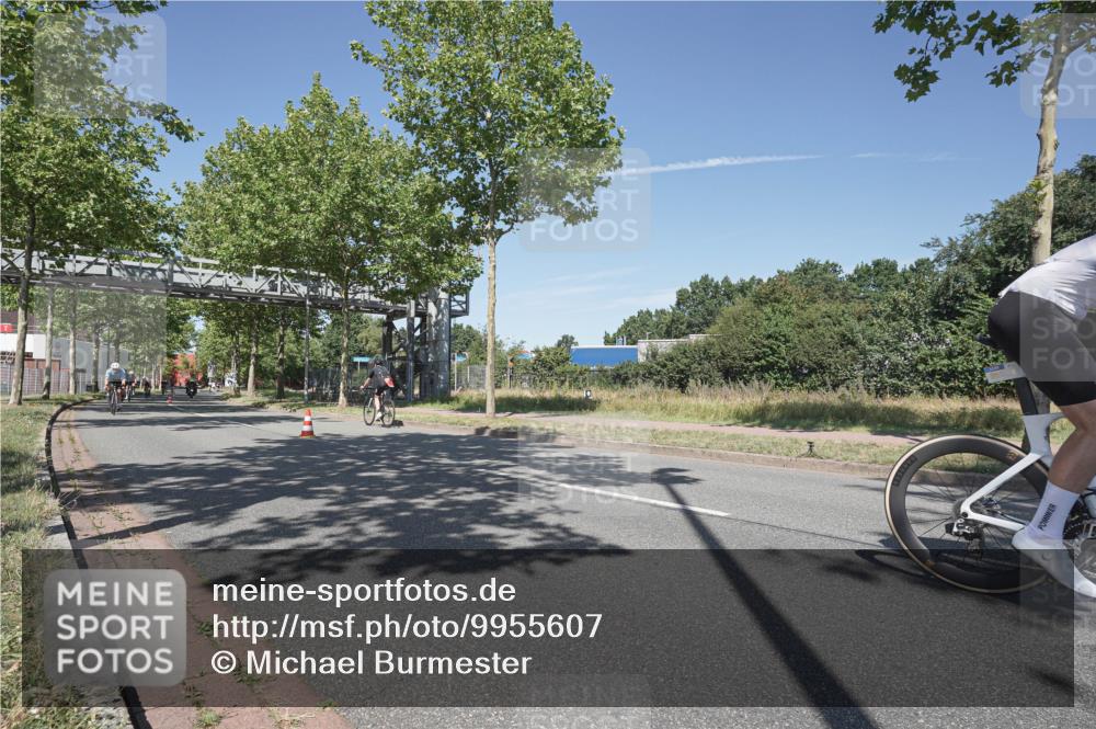 09.08.2026 - GEWOBA Citytriathlon Bremen Michael Burmester http://msf.ph/oto/9955607 09.08.2026 12:22:04 Radfahren 541, 559, 571, 604, 623, 626, 687, 695, 759, 896, 953, 954, 1102, 1114, 1139 meine-sportfotos.de