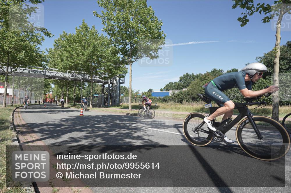 09.08.2026 - GEWOBA Citytriathlon Bremen Michael Burmester http://msf.ph/oto/9955614 09.08.2026 12:22:10 Radfahren 541, 559, 571, 623, 687, 694, 695, 896, 953, 954, 1102, 1114, 1139, 1154 meine-sportfotos.de