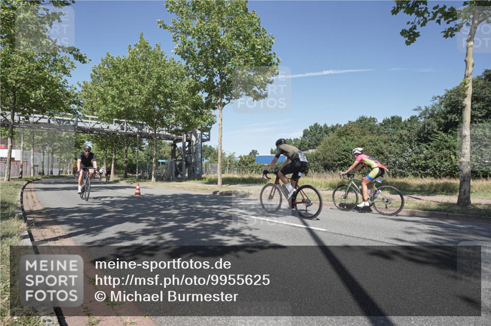09.08.2026 - GEWOBA Citytriathlon Bremen Michael Burmester http://msf.ph/oto/9955625 09.08.2026 12:22:24 Radfahren 694, 696, 803, 954, 1154 meine-sportfotos.de