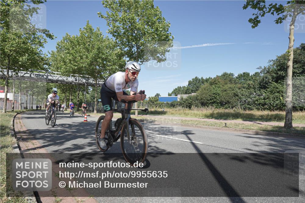 09.08.2026 - GEWOBA Citytriathlon Bremen Michael Burmester http://msf.ph/oto/9955635 09.08.2026 12:22:36 Radfahren 681, 696, 787, 805, 945, 956, 1108 meine-sportfotos.de