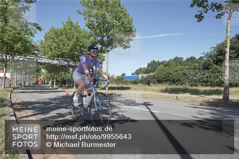 09.08.2026 - GEWOBA Citytriathlon Bremen Michael Burmester http://msf.ph/oto/9955643 09.08.2026 12:22:47 Radfahren 664, 681, 699, 800, 945, 1012, 1108 meine-sportfotos.de