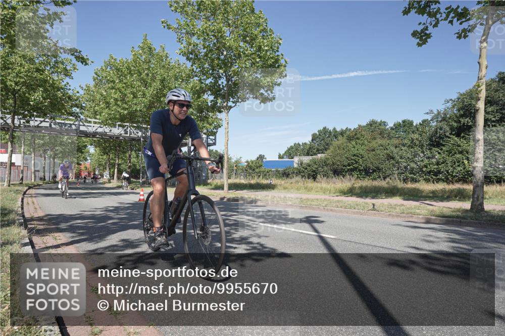 09.08.2026 - GEWOBA Citytriathlon Bremen Michael Burmester http://msf.ph/oto/9955670 09.08.2026 12:23:21 Radfahren 572, 577, 612, 707, 782, 840, 871, 888, 898, 976, 996, 1123 meine-sportfotos.de