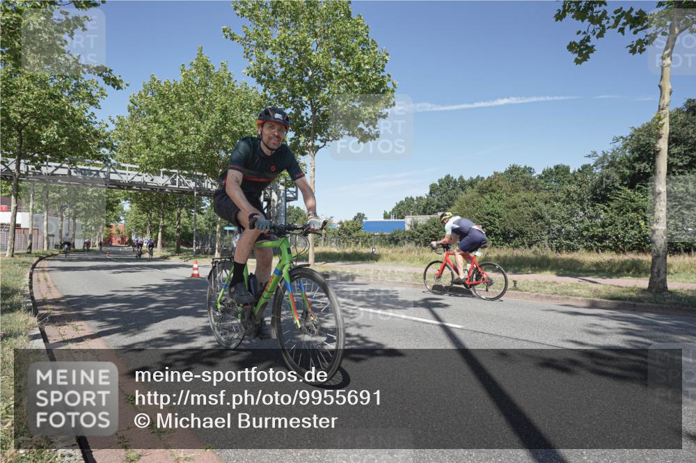 09.08.2026 - GEWOBA Citytriathlon Bremen Michael Burmester http://msf.ph/oto/9955691 09.08.2026 12:23:58 Radfahren 570, 585, 761, 887, 890, 891, 1105, 1107, 1124, 1159 meine-sportfotos.de
