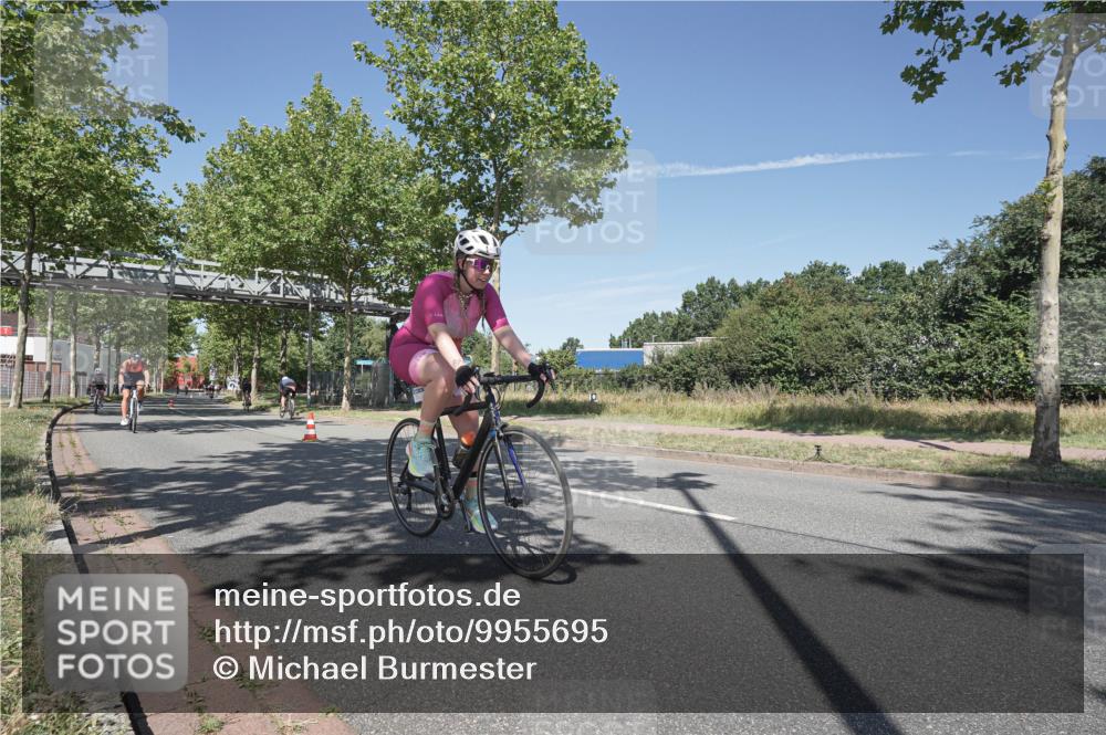 09.08.2026 - GEWOBA Citytriathlon Bremen Michael Burmester http://msf.ph/oto/9955695 09.08.2026 12:24:04 Radfahren 570, 585, 761, 887, 891, 1105, 1124, 1159 meine-sportfotos.de
