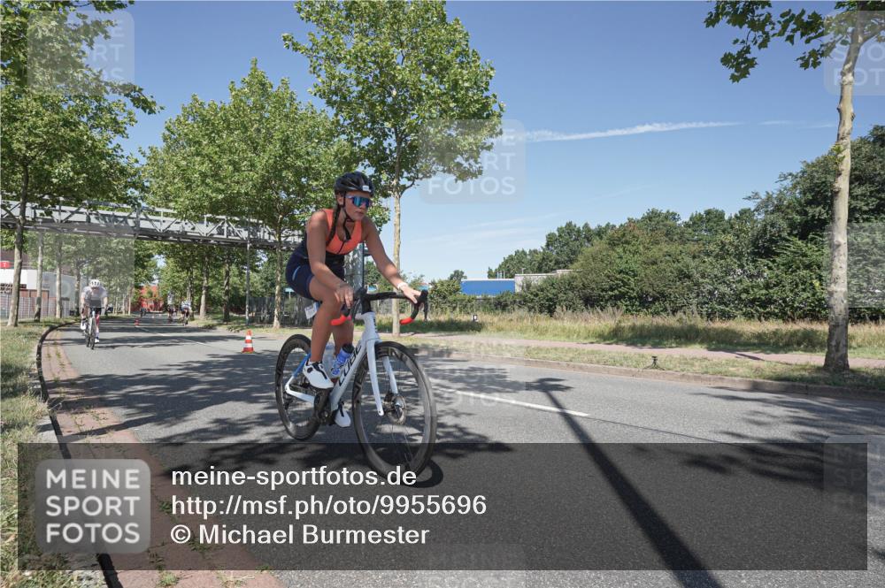 09.08.2026 - GEWOBA Citytriathlon Bremen Michael Burmester http://msf.ph/oto/9955696 09.08.2026 12:24:06 Radfahren 570, 585, 761, 887, 891, 1105, 1124, 1159 meine-sportfotos.de