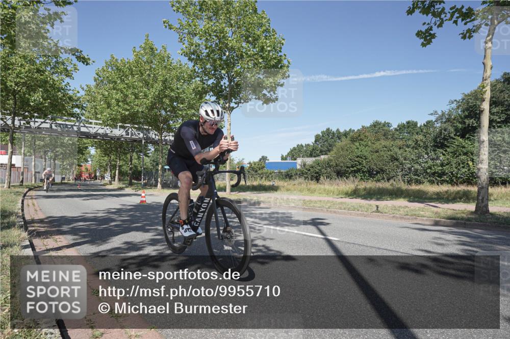 09.08.2026 - GEWOBA Citytriathlon Bremen Michael Burmester http://msf.ph/oto/9955710 09.08.2026 12:24:34 Radfahren 601, 620, 671, 675, 753, 770, 1152 meine-sportfotos.de