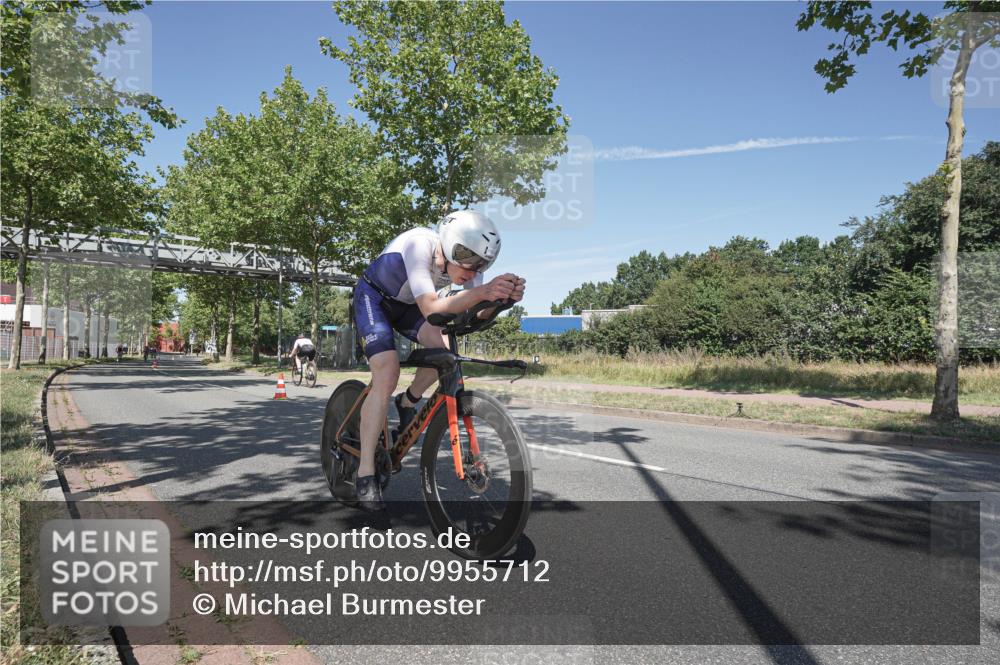 09.08.2026 - GEWOBA Citytriathlon Bremen Michael Burmester http://msf.ph/oto/9955712 09.08.2026 12:24:37 Radfahren 601, 620, 671, 720, 753, 770, 1152 meine-sportfotos.de