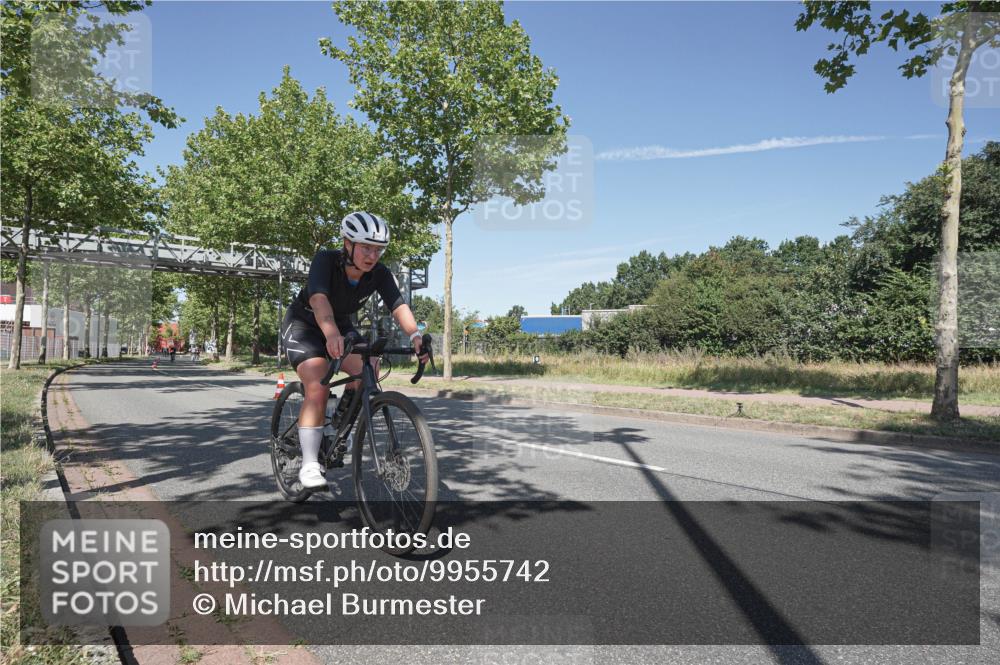 09.08.2026 - GEWOBA Citytriathlon Bremen Michael Burmester http://msf.ph/oto/9955742 09.08.2026 12:25:13 Radfahren 548, 602, 858, 859, 899, 1140 meine-sportfotos.de