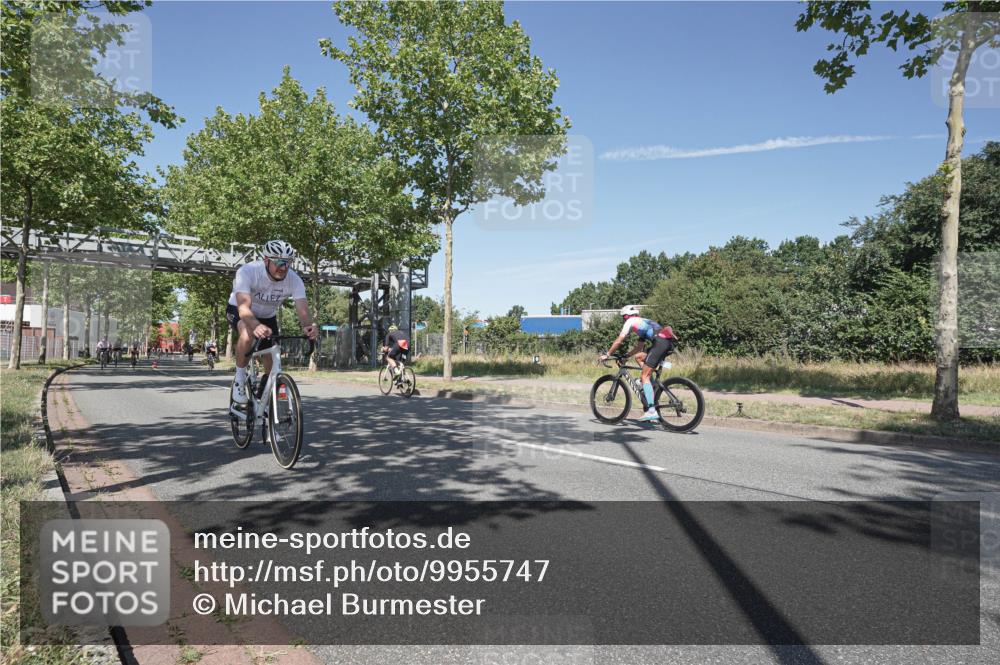 09.08.2026 - GEWOBA Citytriathlon Bremen Michael Burmester http://msf.ph/oto/9955747 09.08.2026 12:25:21 Radfahren 558, 774, 858, 859, 899, 936, 1010, 1106, 1121 meine-sportfotos.de