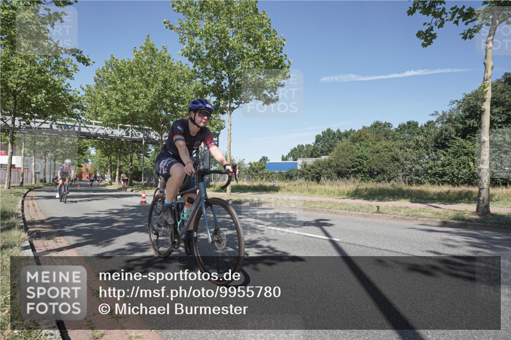 09.08.2026 - GEWOBA Citytriathlon Bremen Michael Burmester http://msf.ph/oto/9955780 09.08.2026 12:26:05 Radfahren 543, 635, 643, 700, 738, 740, 797, 913, 927, 941, 942, 957, 989, 997 meine-sportfotos.de