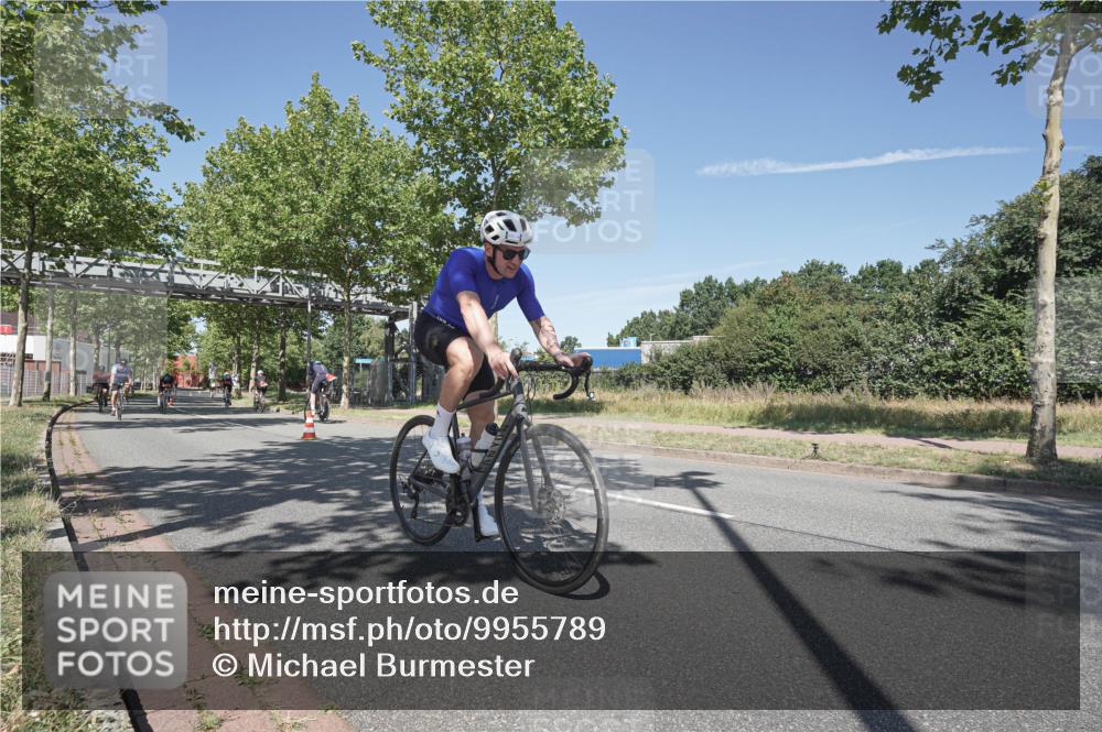 09.08.2026 - GEWOBA Citytriathlon Bremen Michael Burmester http://msf.ph/oto/9955789 09.08.2026 12:26:18 Radfahren 621, 643, 740, 766, 842, 908, 957, 989, 997, 1127 meine-sportfotos.de