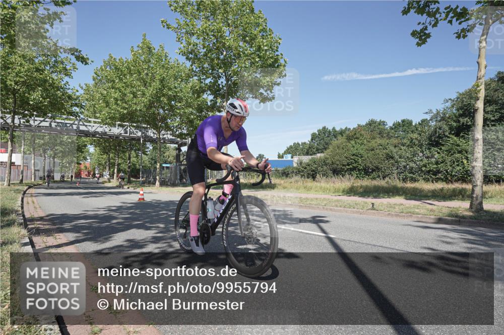 09.08.2026 - GEWOBA Citytriathlon Bremen Michael Burmester http://msf.ph/oto/9955794 09.08.2026 12:26:27 Radfahren 621, 674, 766, 767, 842, 908, 985, 1127 meine-sportfotos.de