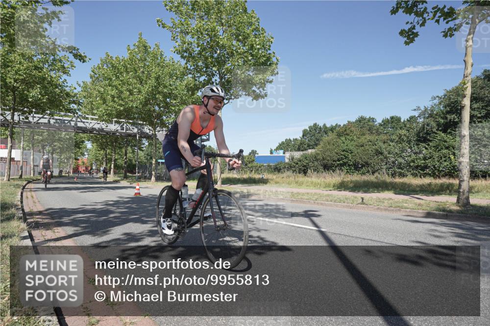09.08.2026 - GEWOBA Citytriathlon Bremen Michael Burmester http://msf.ph/oto/9955813 09.08.2026 12:26:55 Radfahren 607, 629, 633, 654, 822, 856, 922, 1001, 1103, 1153 meine-sportfotos.de