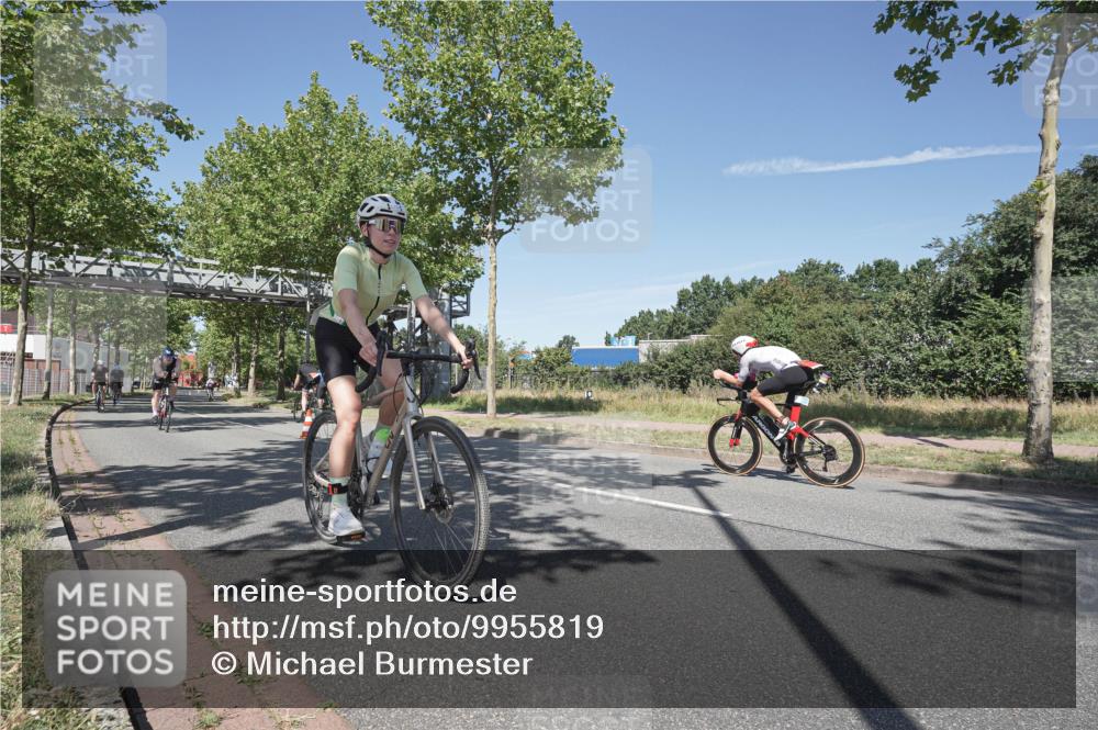 09.08.2026 - GEWOBA Citytriathlon Bremen Michael Burmester http://msf.ph/oto/9955819 09.08.2026 12:27:03 Radfahren 588, 607, 633, 813, 822, 856, 958, 1103 meine-sportfotos.de