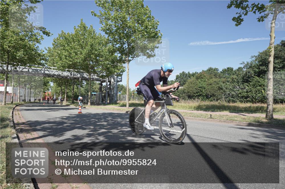 09.08.2026 - GEWOBA Citytriathlon Bremen Michael Burmester http://msf.ph/oto/9955824 09.08.2026 12:27:07 Radfahren 588, 633, 813, 856, 958, 962, 1103 meine-sportfotos.de