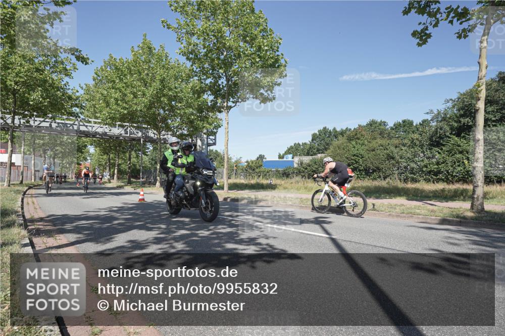 09.08.2026 - GEWOBA Citytriathlon Bremen Michael Burmester http://msf.ph/oto/9955832 09.08.2026 12:27:26 Radfahren 587, 597, 630, 669, 712, 714, 732, 881 meine-sportfotos.de