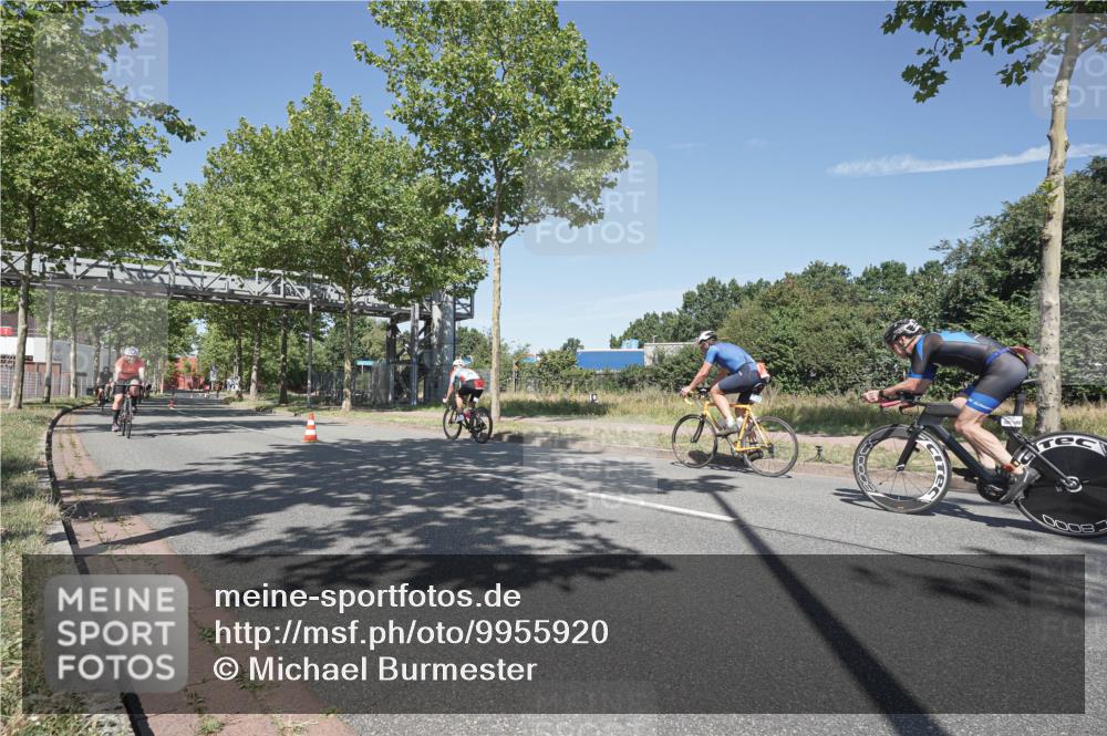 09.08.2026 - GEWOBA Citytriathlon Bremen Michael Burmester http://msf.ph/oto/9955920 09.08.2026 12:29:32 Radfahren 575, 642, 697, 724, 811, 825, 905, 999 meine-sportfotos.de