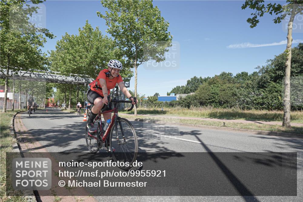09.08.2026 - GEWOBA Citytriathlon Bremen Michael Burmester http://msf.ph/oto/9955921 09.08.2026 12:29:33 Radfahren 575, 642, 697, 724, 811, 825, 905, 999 meine-sportfotos.de