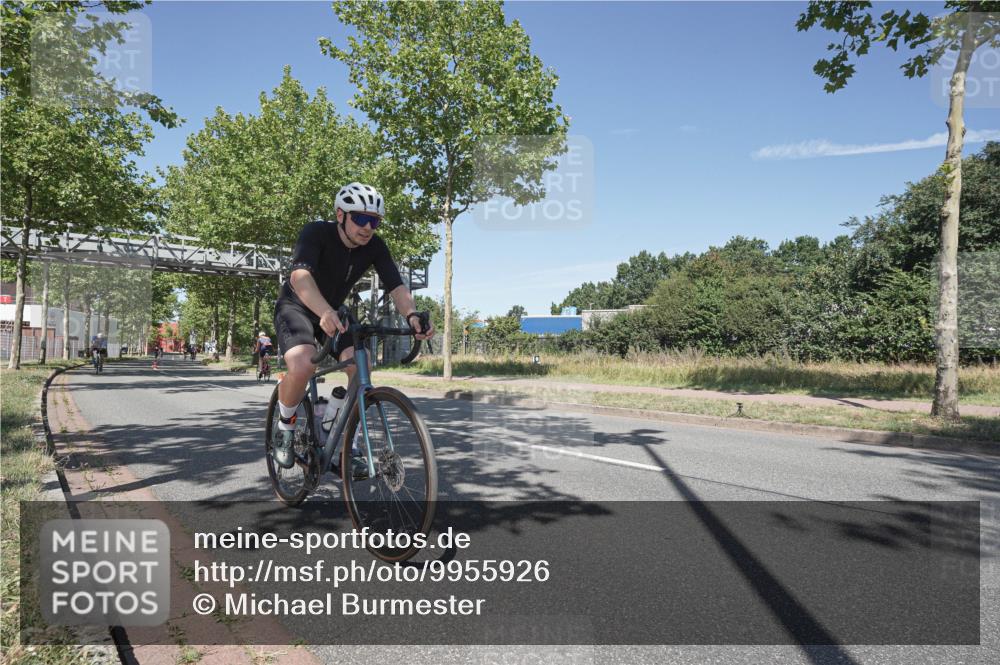 09.08.2026 - GEWOBA Citytriathlon Bremen Michael Burmester http://msf.ph/oto/9955926 09.08.2026 12:29:39 Radfahren 575, 641, 642, 697, 724, 825, 905, 999, 1011 meine-sportfotos.de