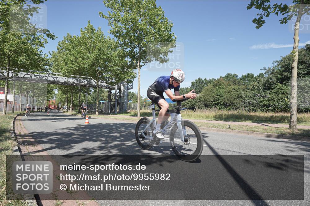 09.08.2026 - GEWOBA Citytriathlon Bremen Michael Burmester http://msf.ph/oto/9955982 09.08.2026 12:31:07 Radfahren 580, 645, 685, 710, 721, 775, 824, 852, 882, 947 meine-sportfotos.de