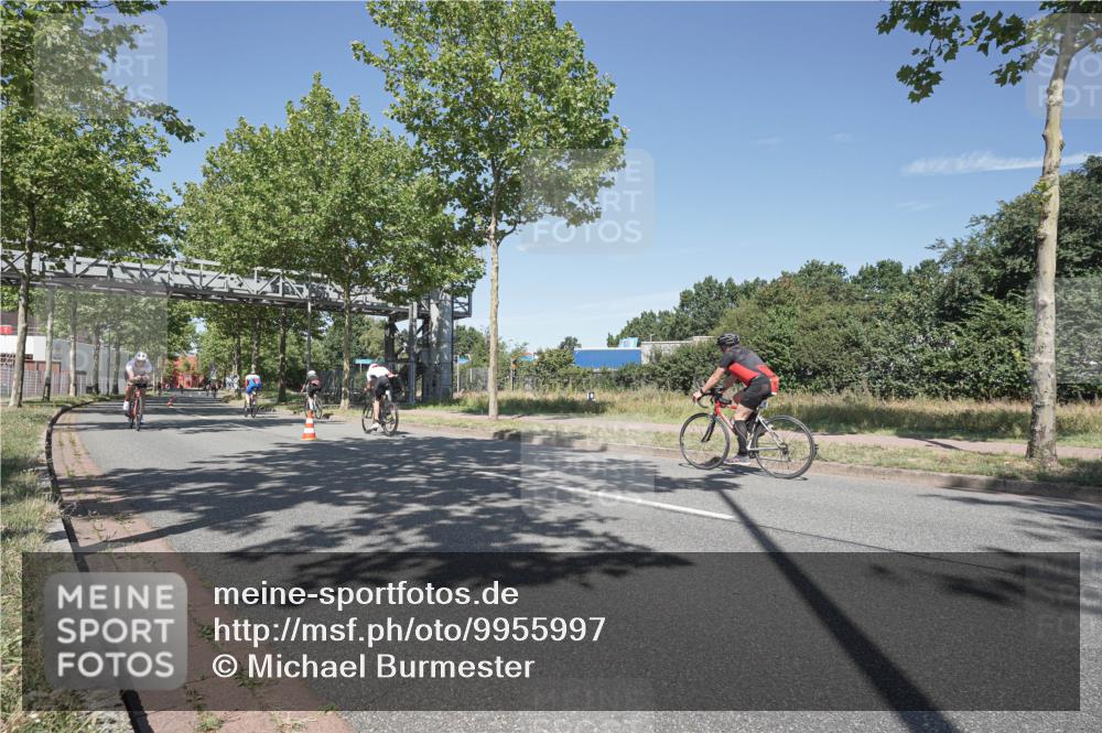 09.08.2026 - GEWOBA Citytriathlon Bremen Michael Burmester http://msf.ph/oto/9955997 09.08.2026 12:31:28 Radfahren 561, 589, 592, 606, 646, 686, 793, 909, 1101, 1150 meine-sportfotos.de
